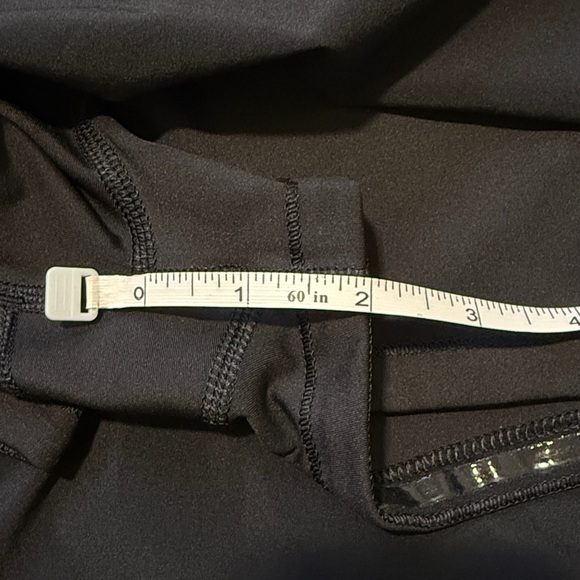 Athleta Run With It 14” Skort Black Size Medium - Picture 10 of 10